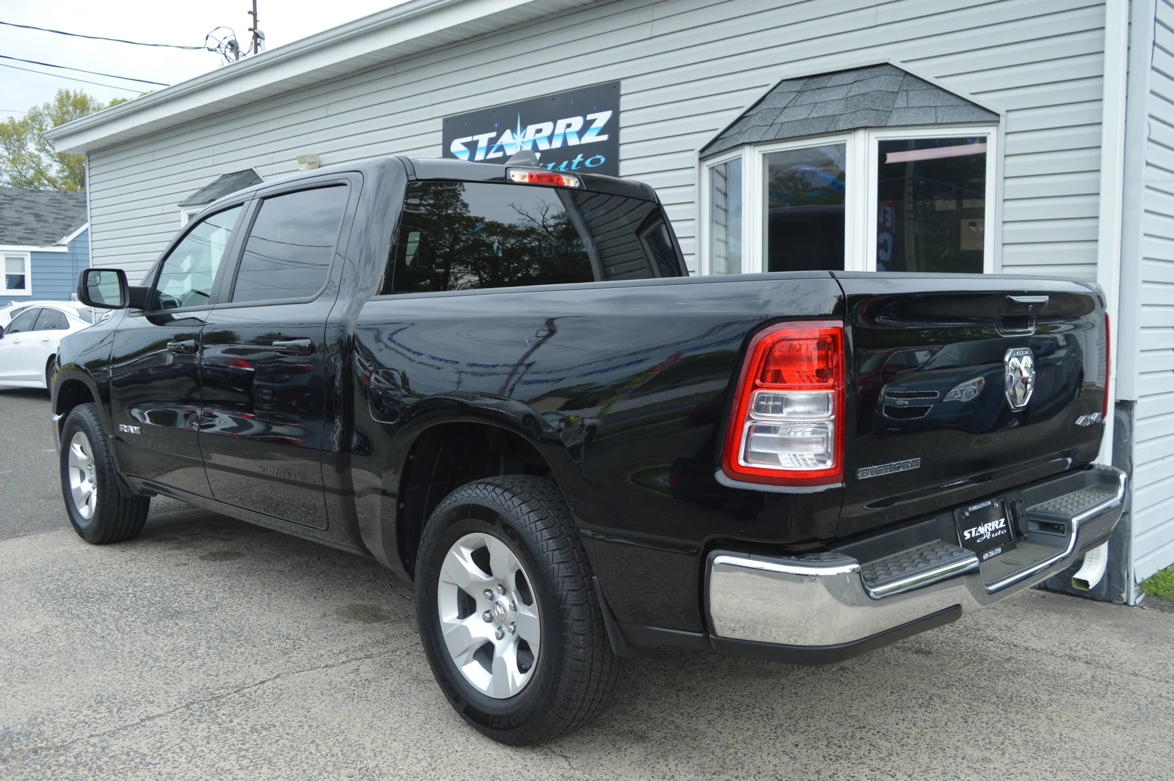 Used 2022 RAM 1500 Big Horn AWD/4WD image 3