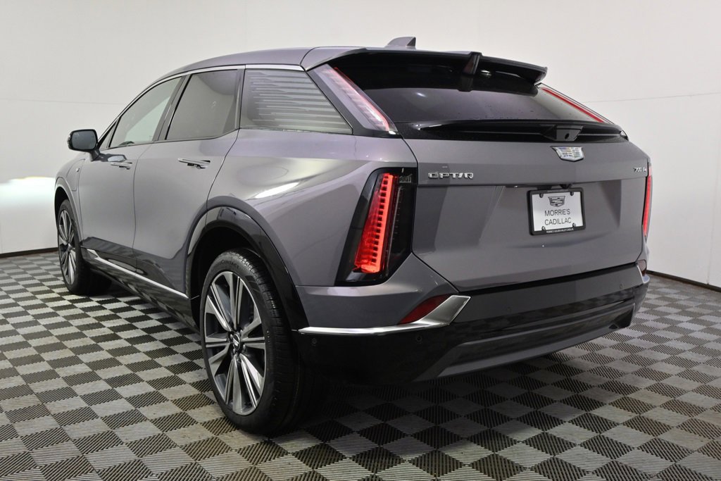 New 2026 Cadillac Optiq Luxury 2 image 4