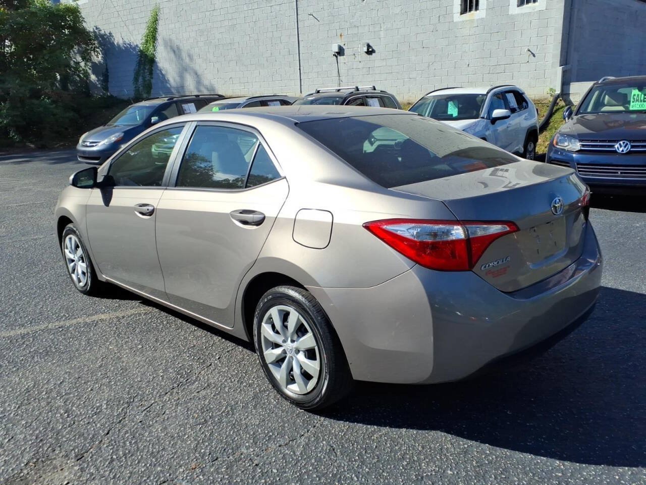 Used 2016 Toyota Corolla LE FWD image 7