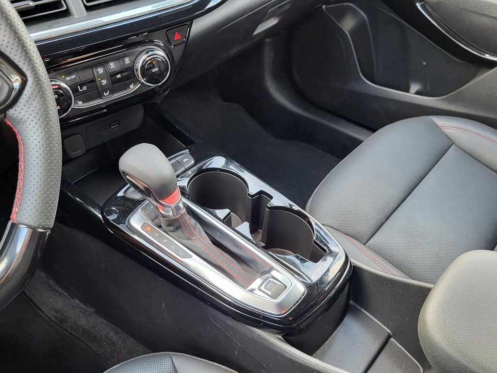 Used 2025 Chevrolet Trax RS image 29