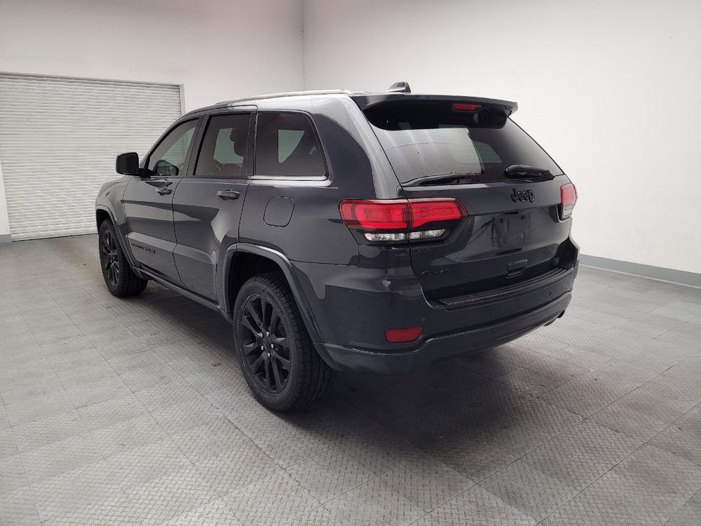 Used 2018 Jeep Grand Cherokee Altitude AWD/4WD image 5