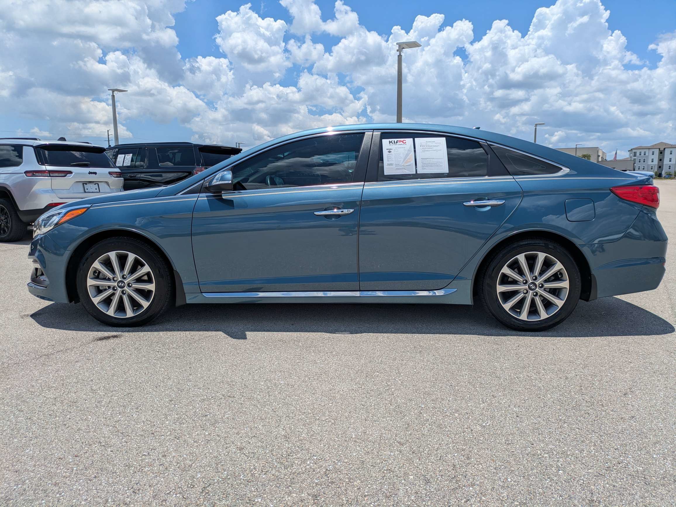 Used 2017 Hyundai Sonata Limited w/ Ultimate Package 04 FWD image 8