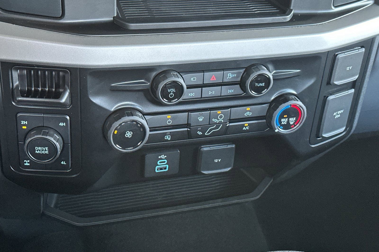 New 2026 Ford F250 4x4 Crew Cab Super Duty image 19