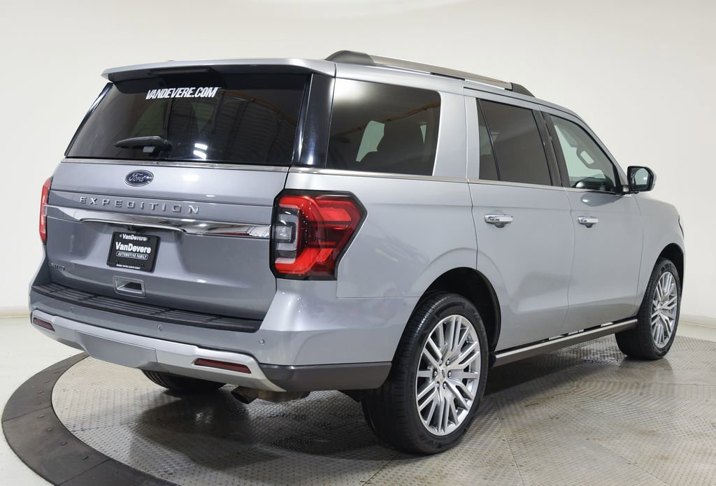 Used 2024 Ford Expedition Limited image 11