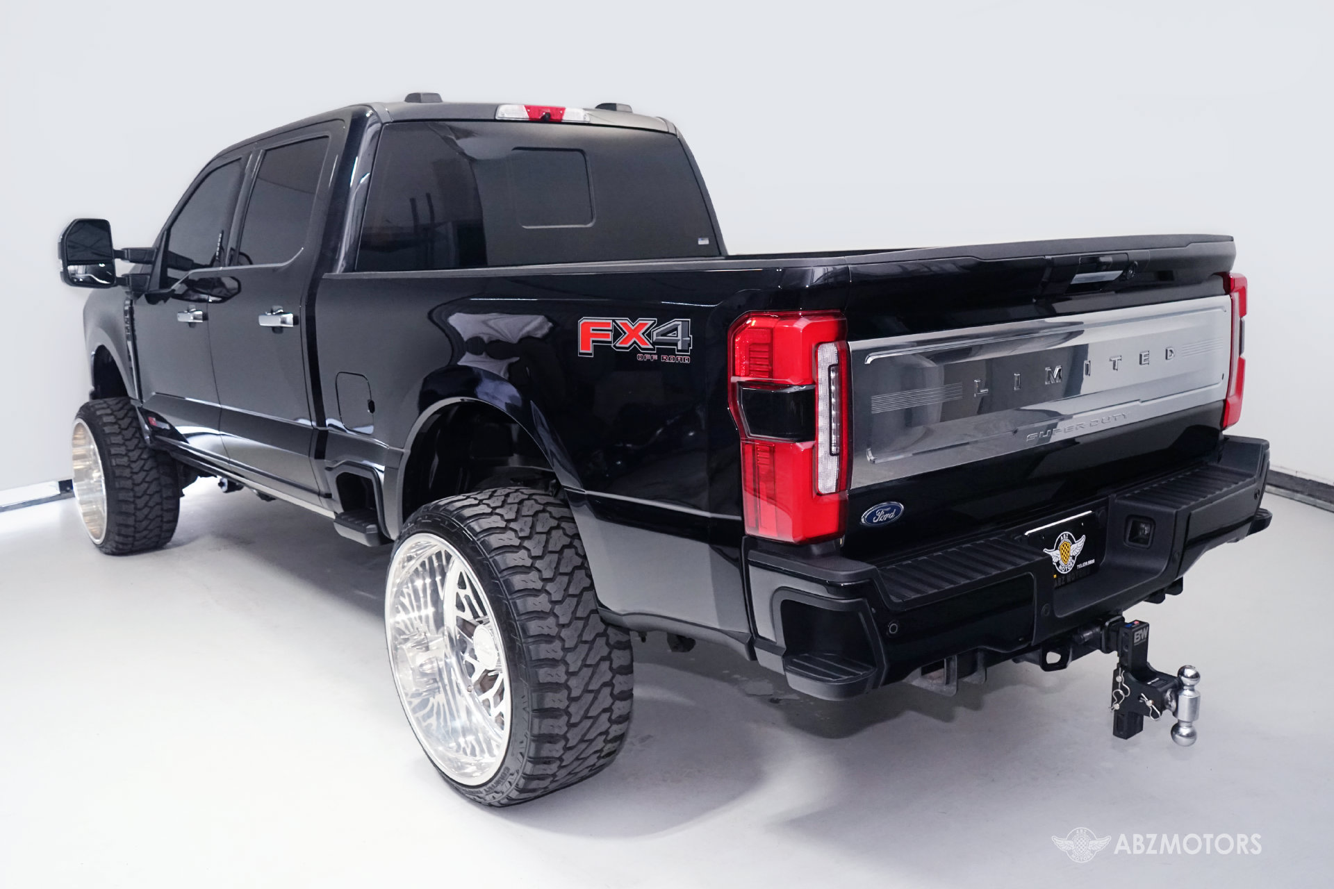 Used 2024 Ford F250 Limited w/ FX4 Off-Road Package AWD/4WD image 6