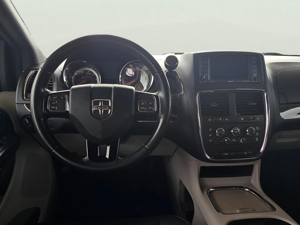 Used 2020 Dodge Grand Caravan SXT FWD image 4