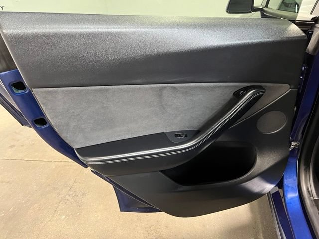 Used 2021 Tesla Model Y Long Range AWD/4WD image 16