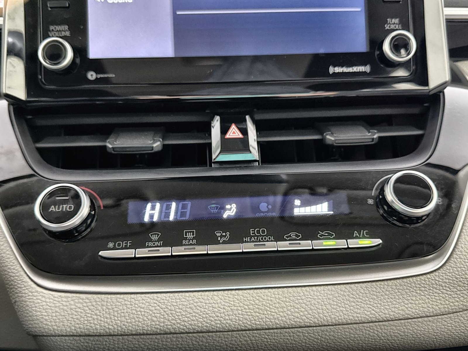 Used 2022 Toyota Corolla LE image 20