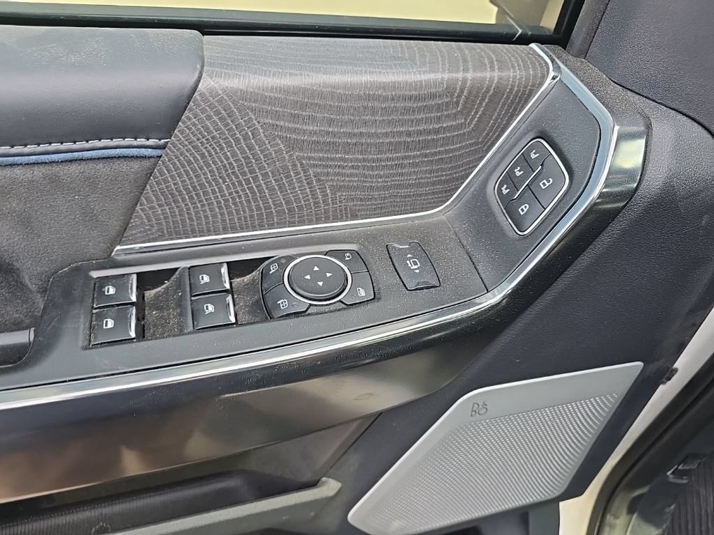 Used 2025 Ford F250 Platinum AWD/4WD image 9