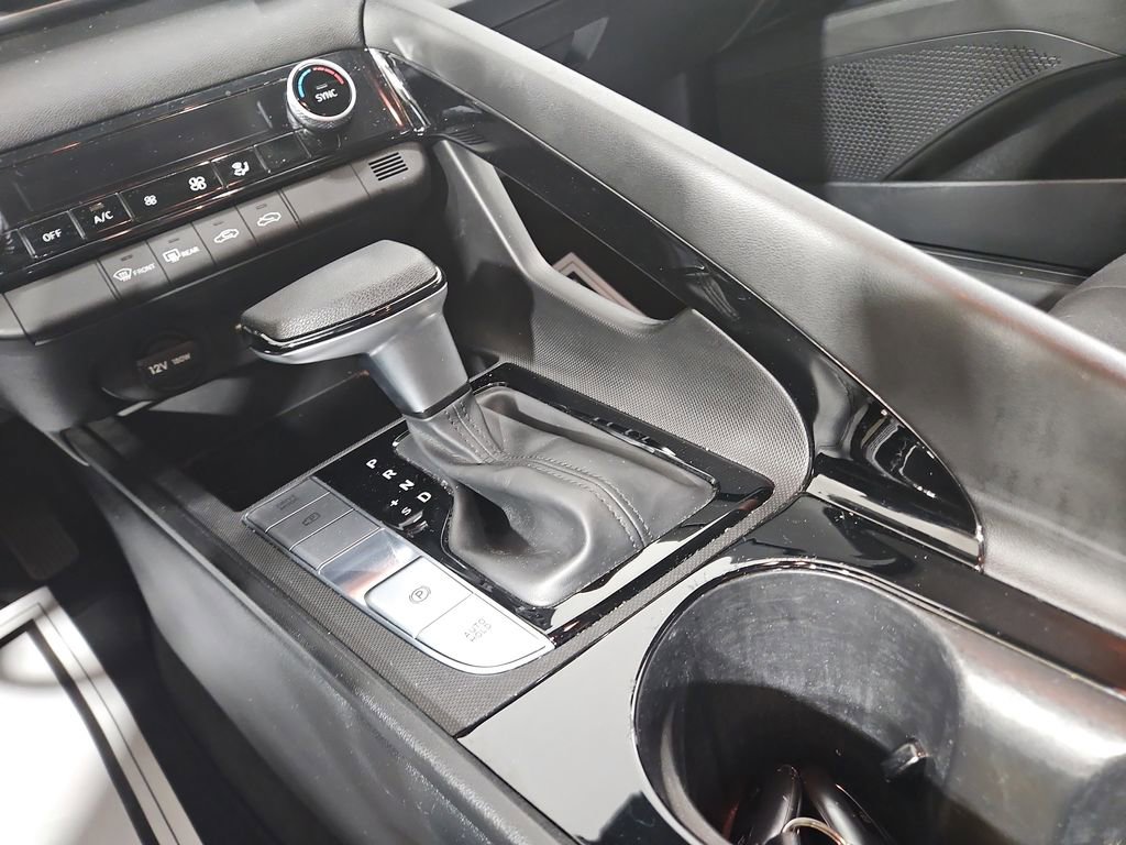 Certified 2025 Hyundai Elantra Blue FWD image 23