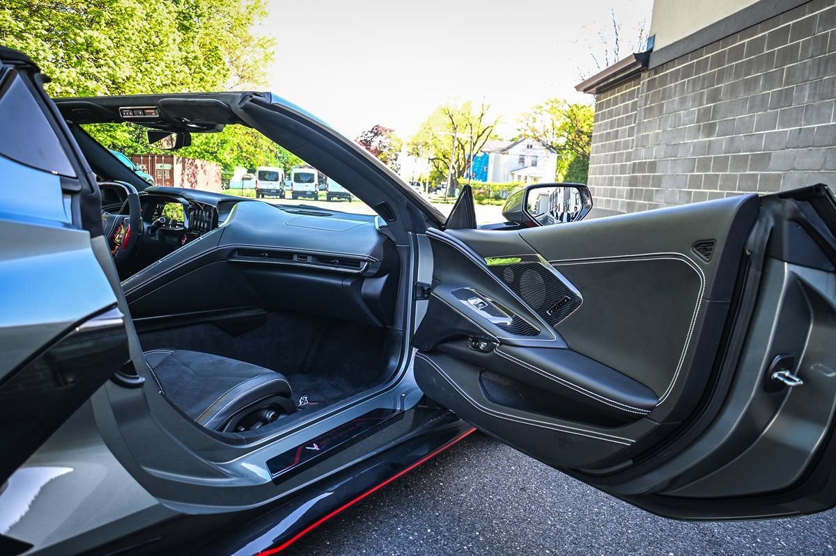 Used 2023 Chevrolet Corvette Stingray Premium Conv w/ Z51 Performance Package RWD image 14