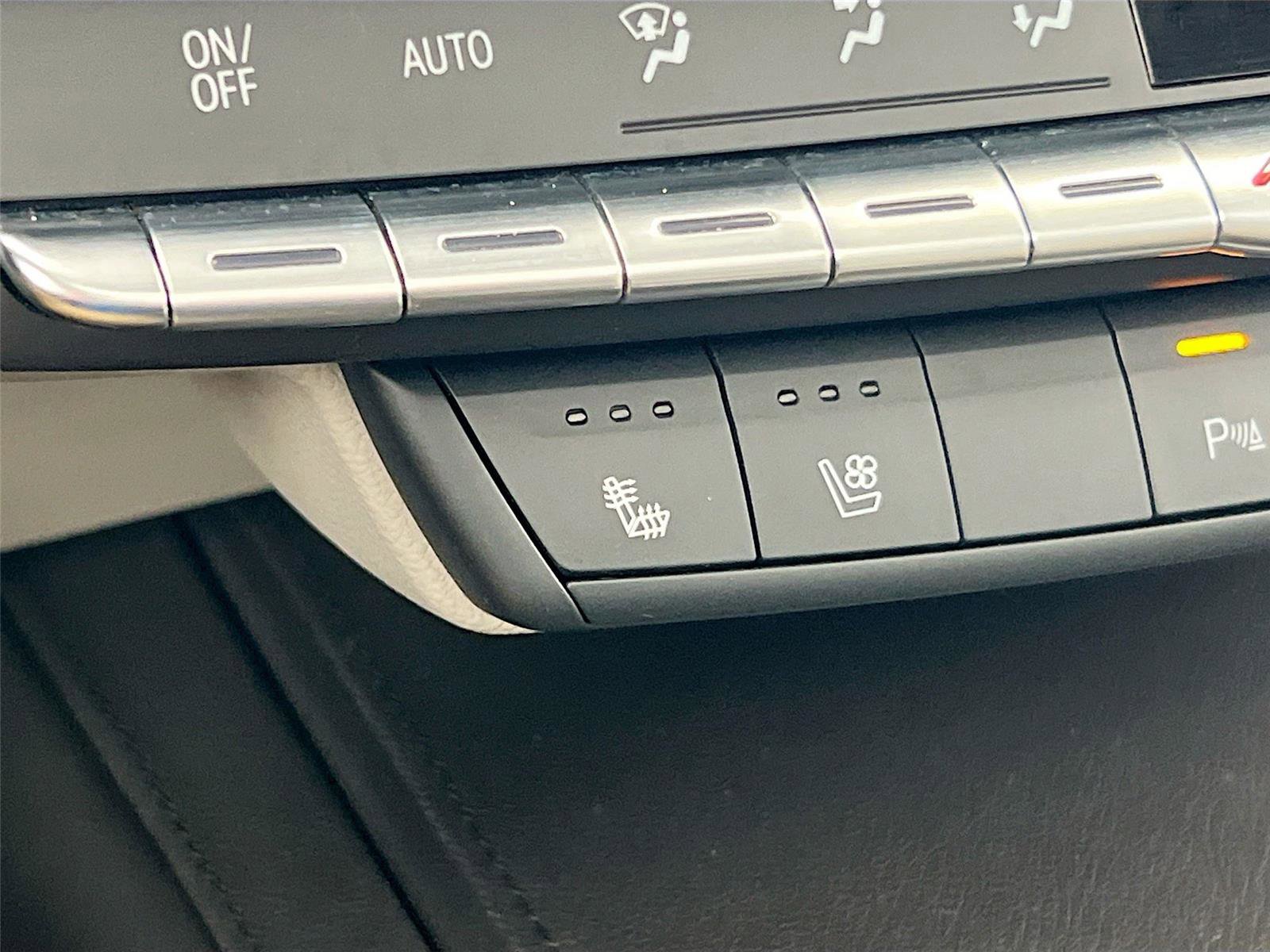 Used 2020 Cadillac XT4 Premium Luxury image 22