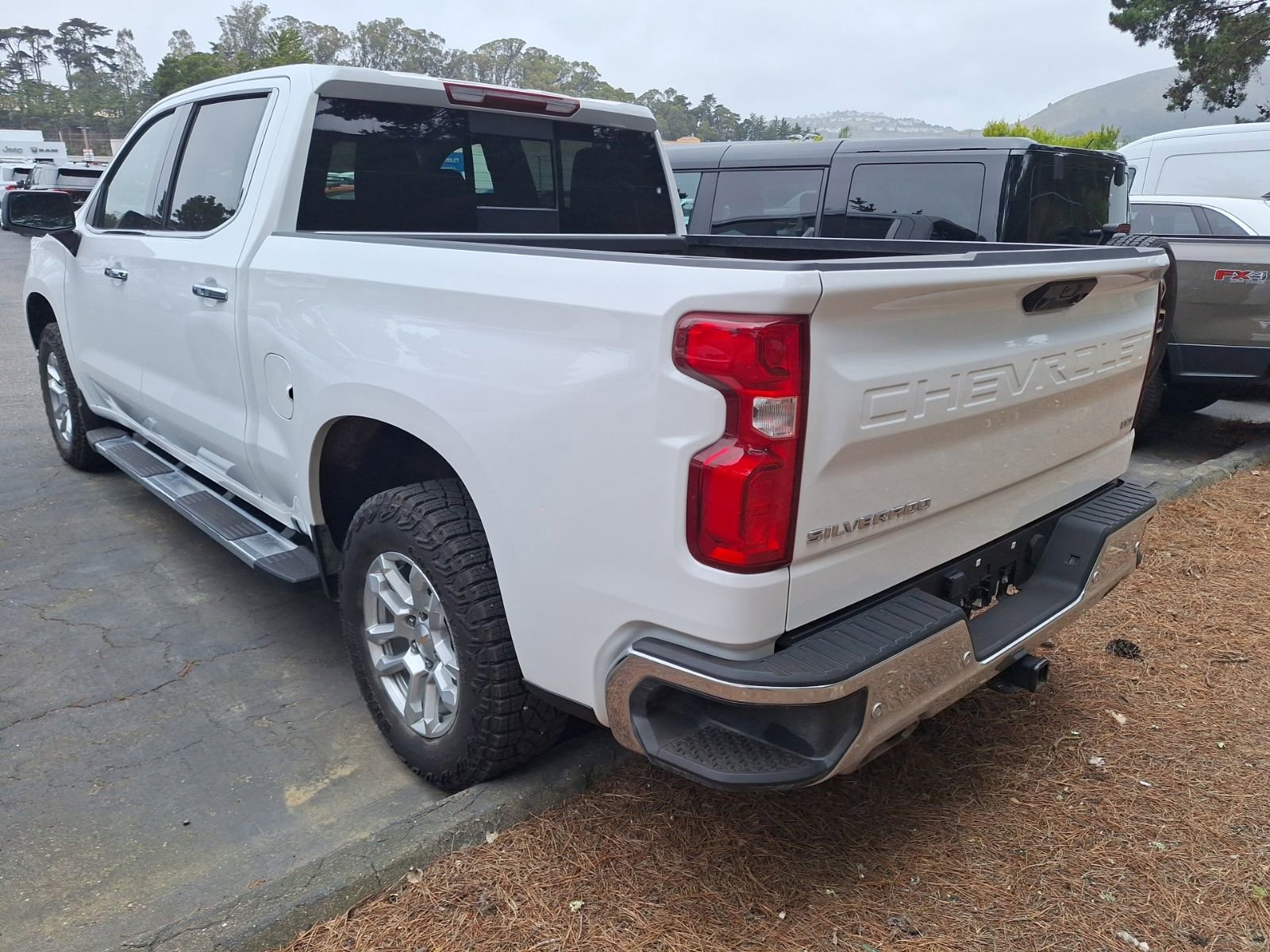 Used 2025 Chevrolet Silverado 1500 LTZ w/ Z71 Off-Road Package AWD/4WD image 4