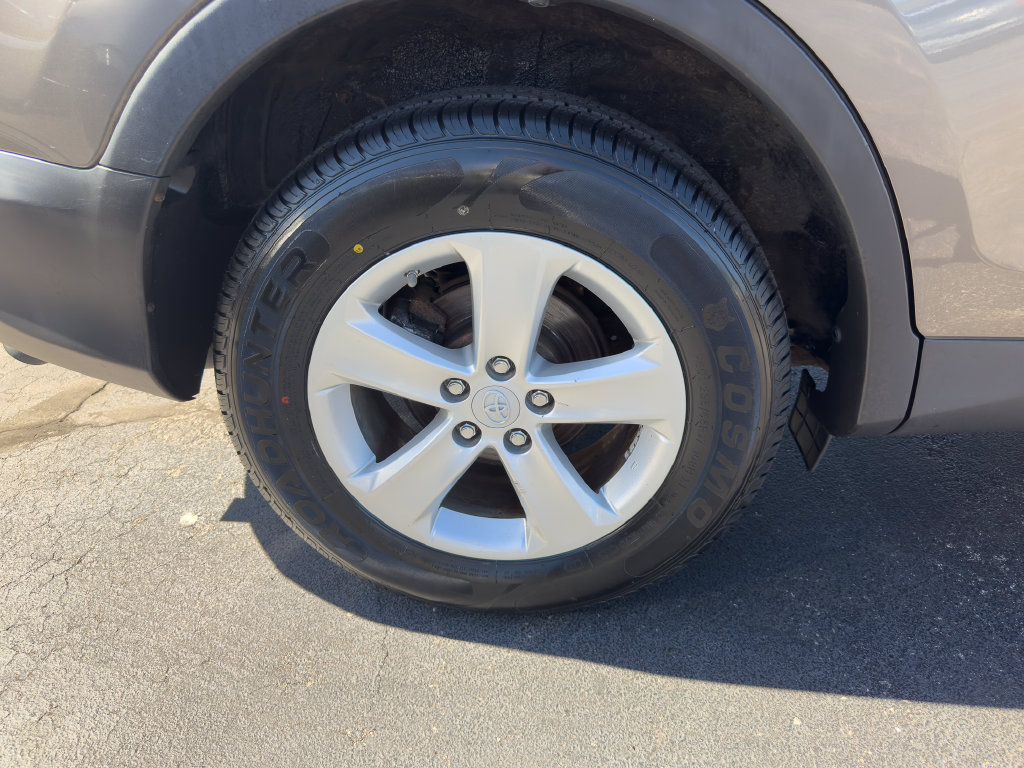 Used 2014 Toyota RAV4 XLE AWD/4WD image 9