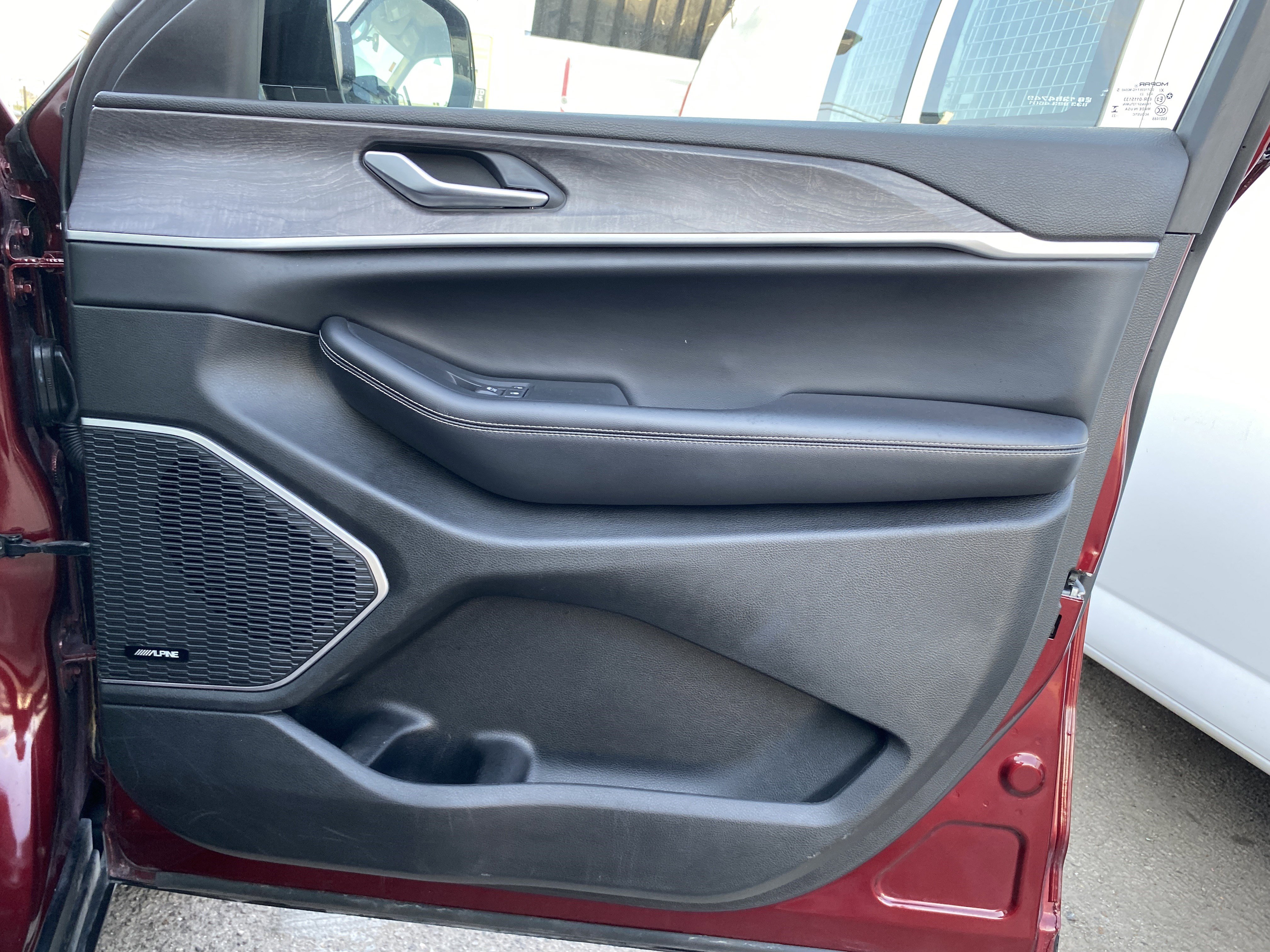 Used 2023 Jeep Grand Cherokee 4WD 4xe image 28