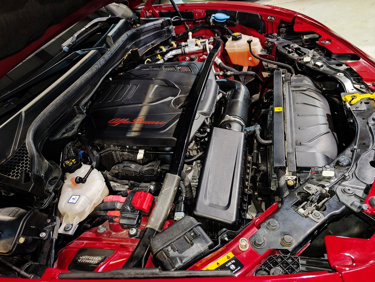 Used 2019 Alfa Romeo Stelvio AWD image 57