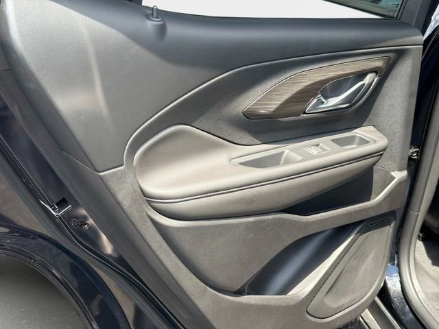 Used 2023 GMC Terrain SLT w/ Infotainment Package II FWD image 11