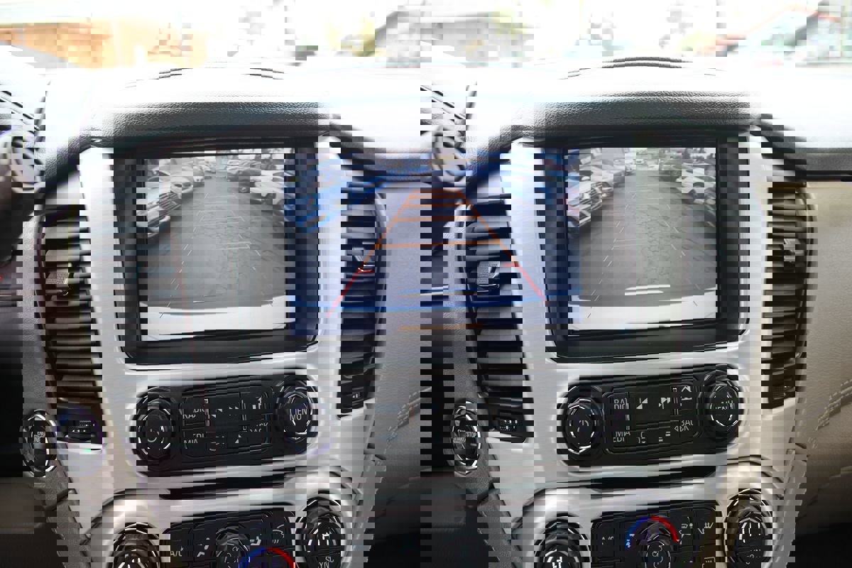 Used 2015 GMC Yukon SLT w/ Open Road Package image 31