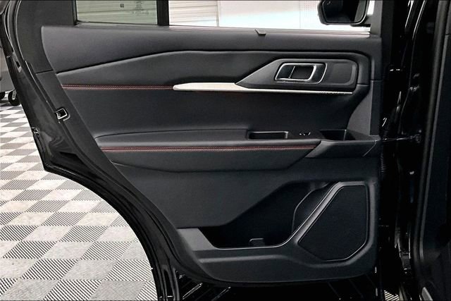 Used 2025 Ford Explorer ST-Line w/ Premium Package image 20