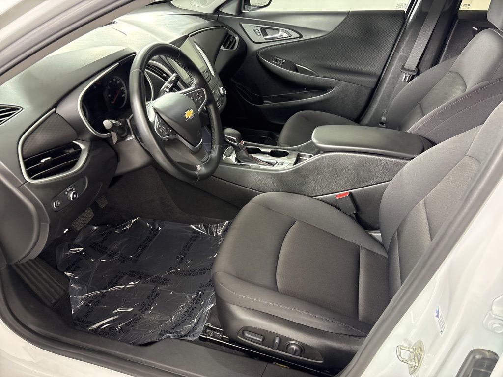 Used 2023 Chevrolet Malibu RS image 21