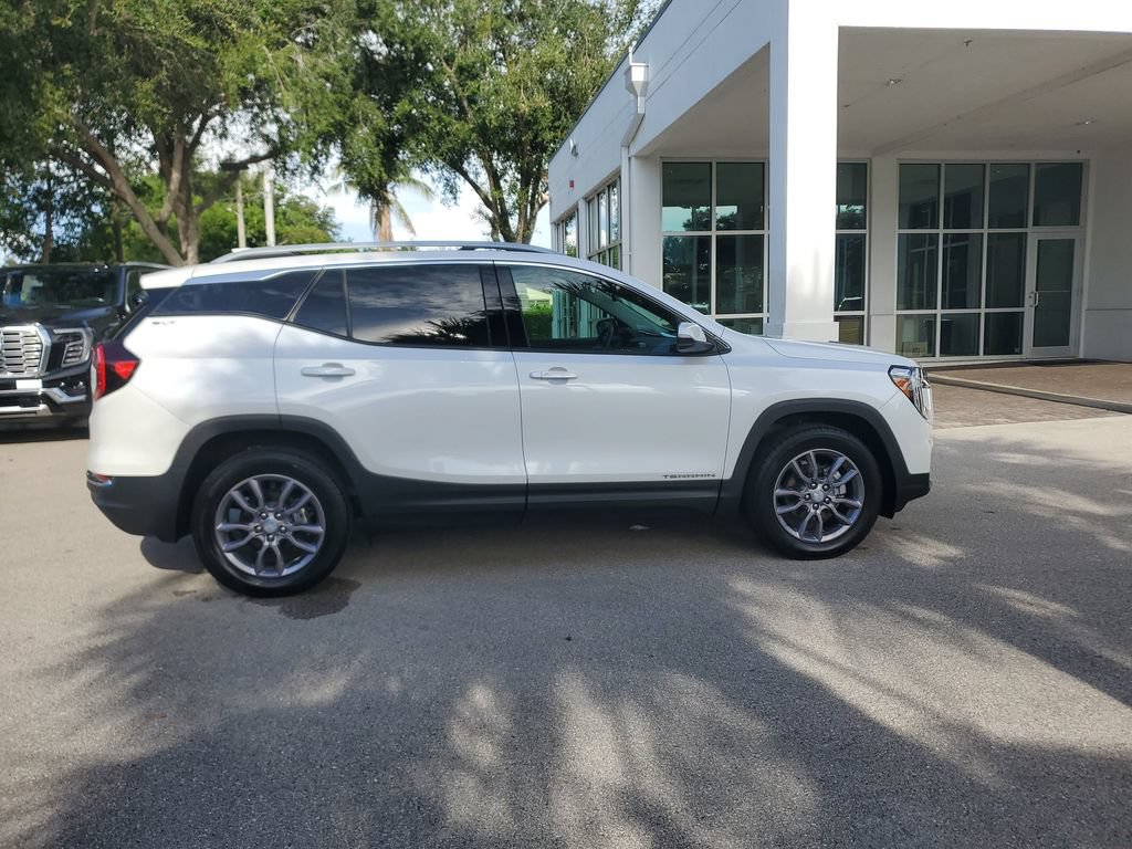 Certified 2023 GMC Terrain SLT w/ Infotainment Package II AWD/4WD image 6