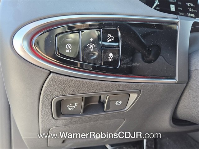 Used 2025 Genesis GV70 2.5T w/ Sport Prestige Package image 31