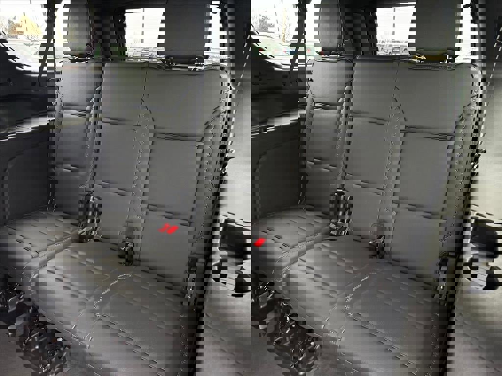 Used 2025 GMC Yukon XL Denali image 7