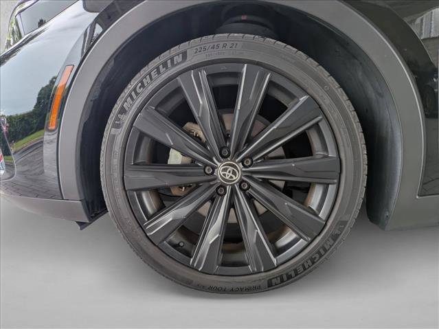Used 2025 Toyota Crown AWD/4WD image 13