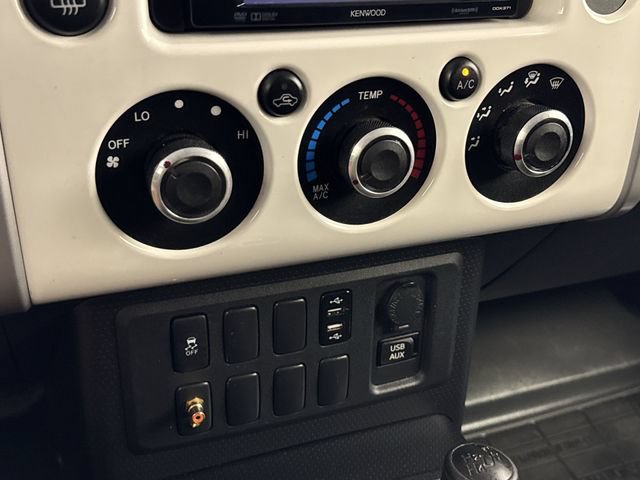 Used 2014 Toyota FJ Cruiser 4WD w/ Convenience Package image 19