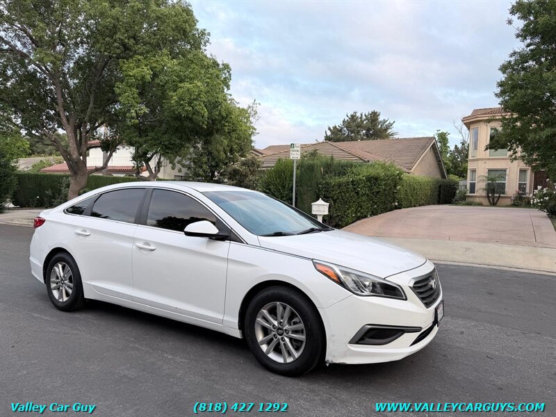 Used 2016 Hyundai Sonata SE FWD image 2