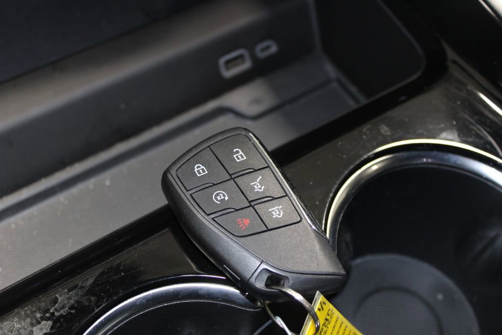 Used 2025 Chevrolet Suburban Z71 image 32