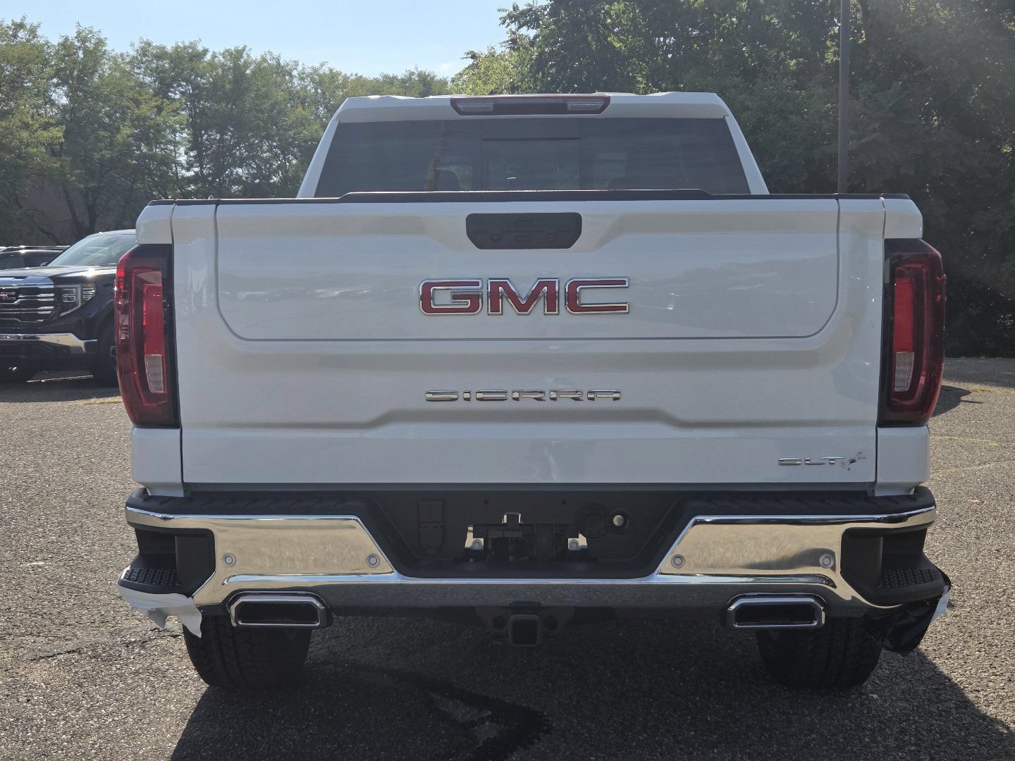 New 2026 GMC Sierra 1500 SLT AWD/4WD image 17