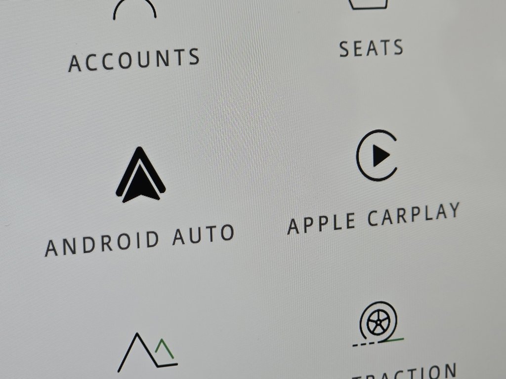 New 2025 Land Rover Defender 110 X-Dynamic SE image 9