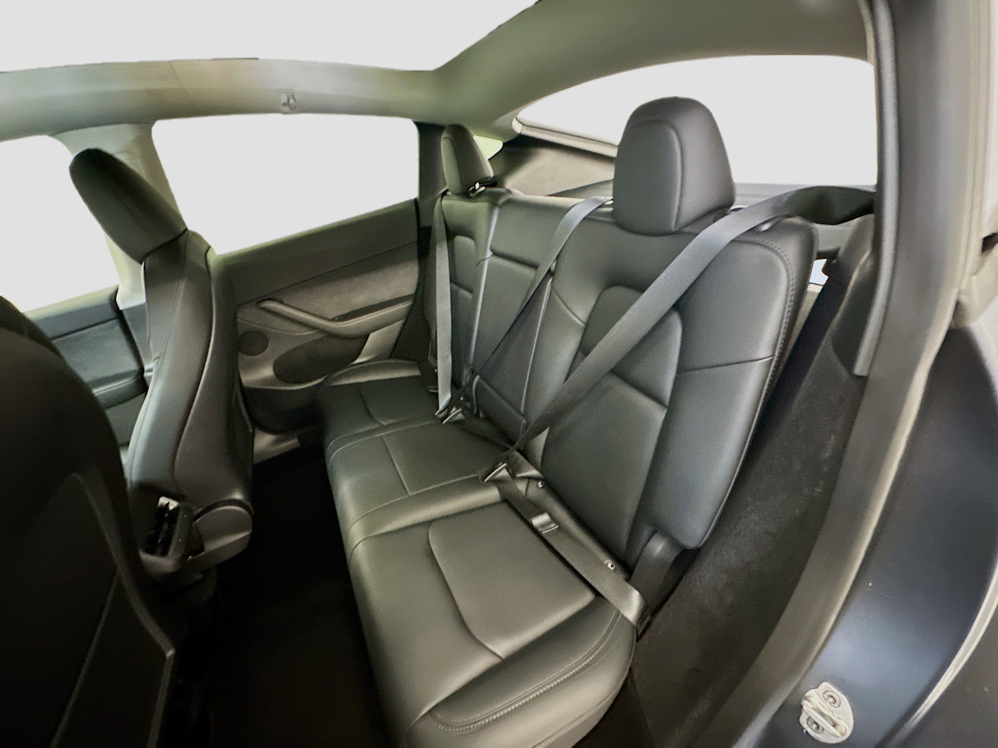 Used 2023 Tesla Model Y Long Range image 30