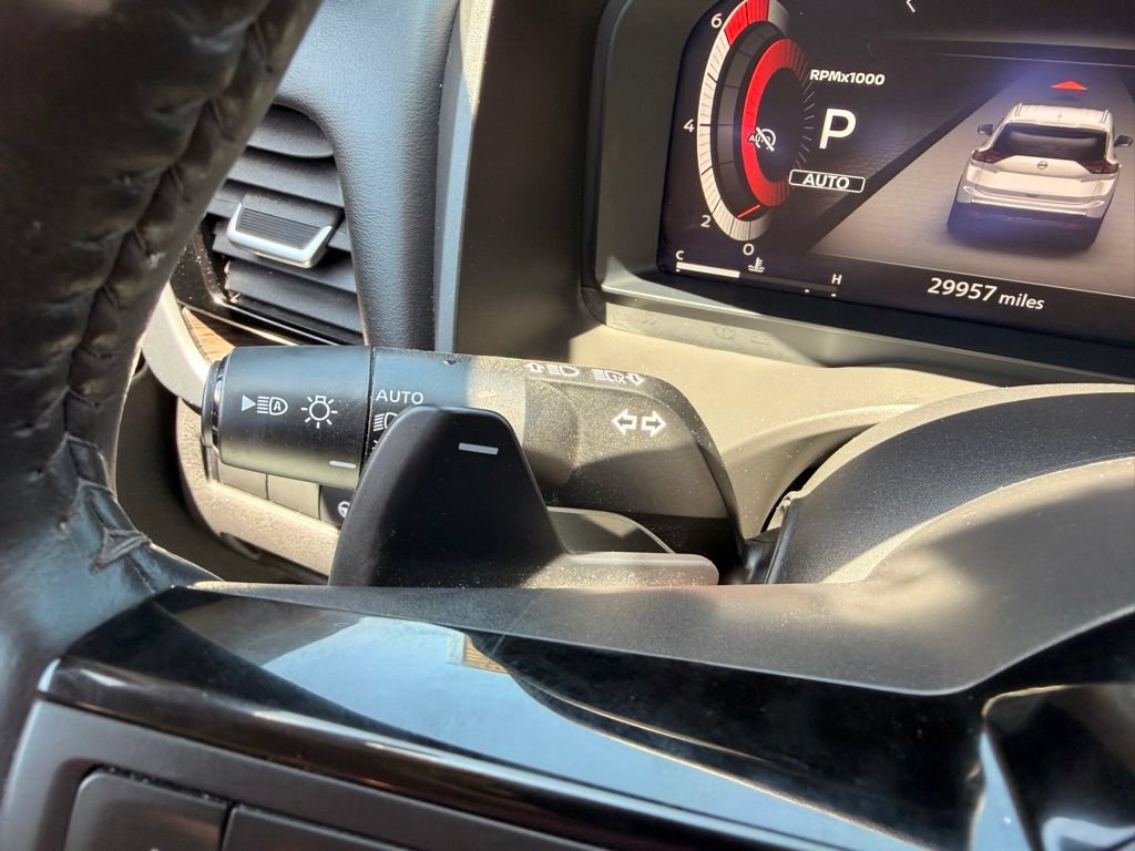 Used 2024 Nissan Rogue Platinum AWD/4WD image 19