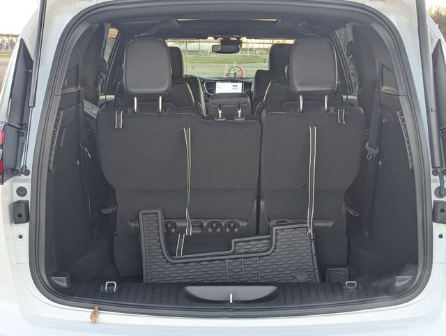 New 2026 Chrysler Pacifica Select image 20