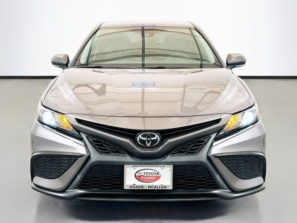 Used 2023 Toyota Camry SE FWD image 2
