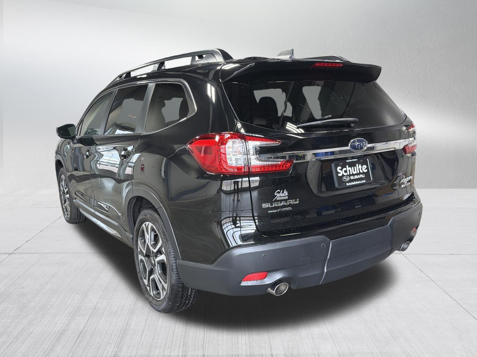 Used 2025 Subaru Ascent Limited w/ Popular Package #2 AWD/4WD image 4