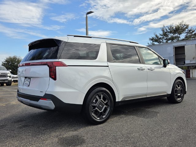 Used 2025 Kia Carnival EX FWD image 6