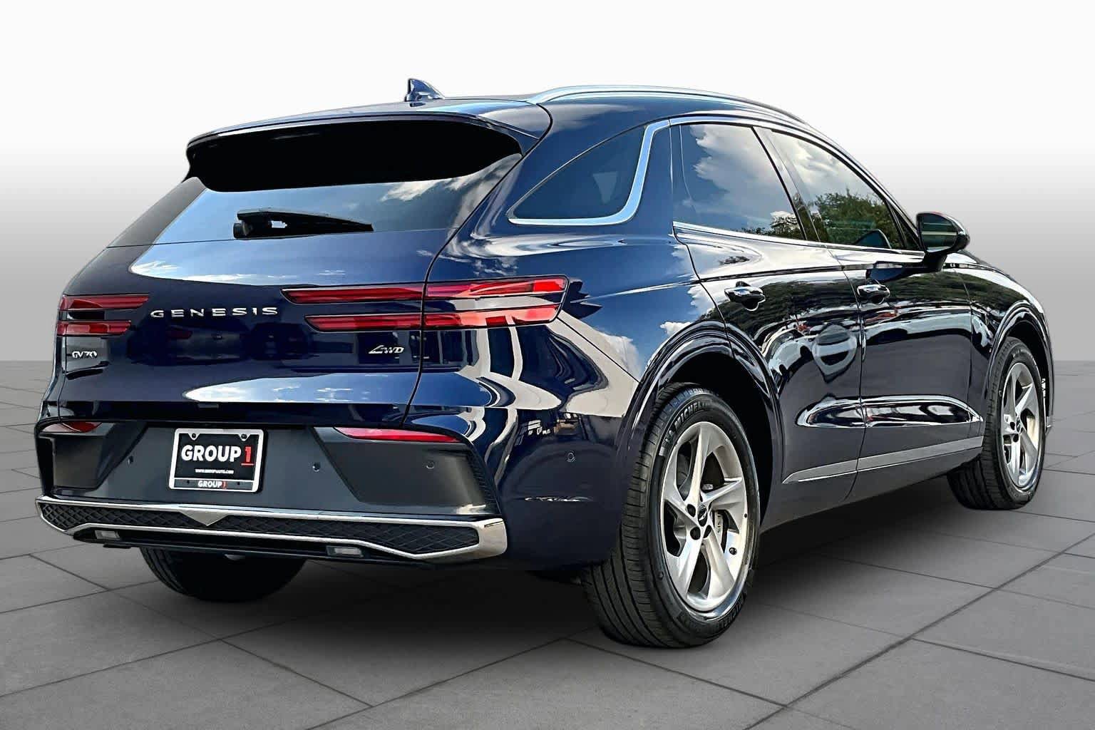 Used 2026 Genesis GV70 2.5T Advanced AWD/4WD image 13