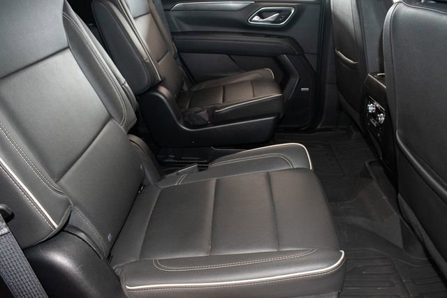 Used 2023 GMC Yukon SLT w/ SLT Luxury Package AWD/4WD image 12