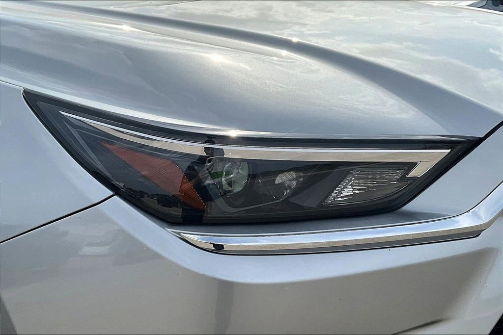 Used 2025 Toyota Grand Highlander FWD image 39