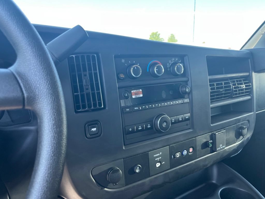 New 2025 GMC Savana 2500 w/ Driver Convenience Package RWD image 19