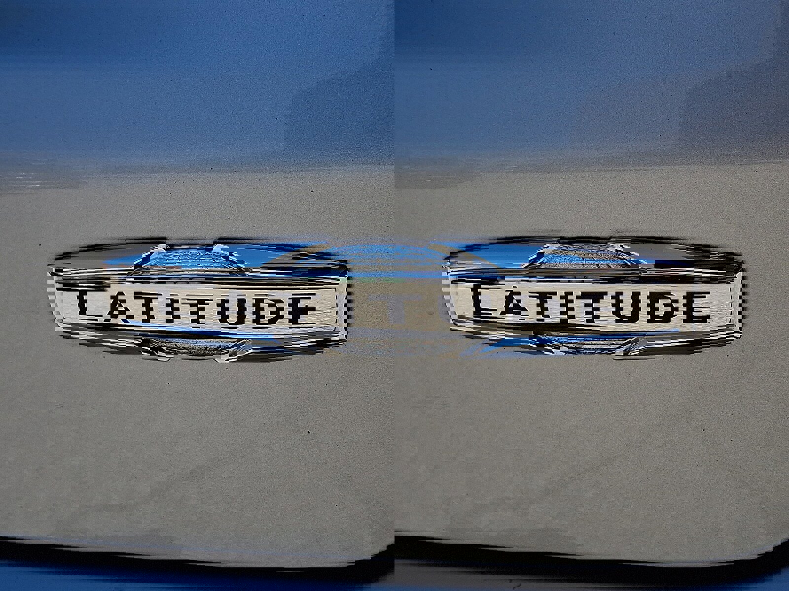 Used 2024 Jeep Compass Latitude image 30