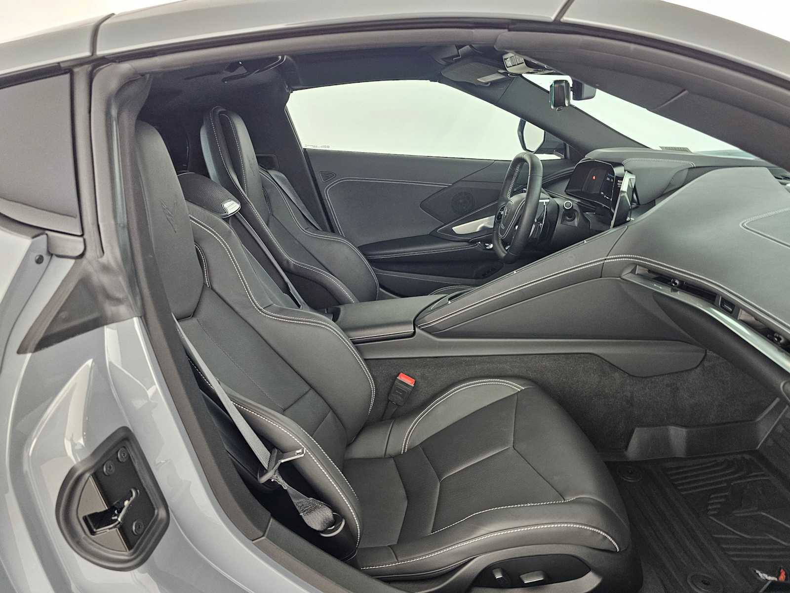 Used 2025 Chevrolet Corvette Stingray Coupe w/ 1LT RWD image 10