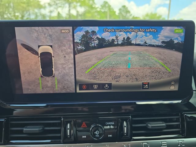 Used 2026 Nissan Pathfinder Platinum FWD image 19