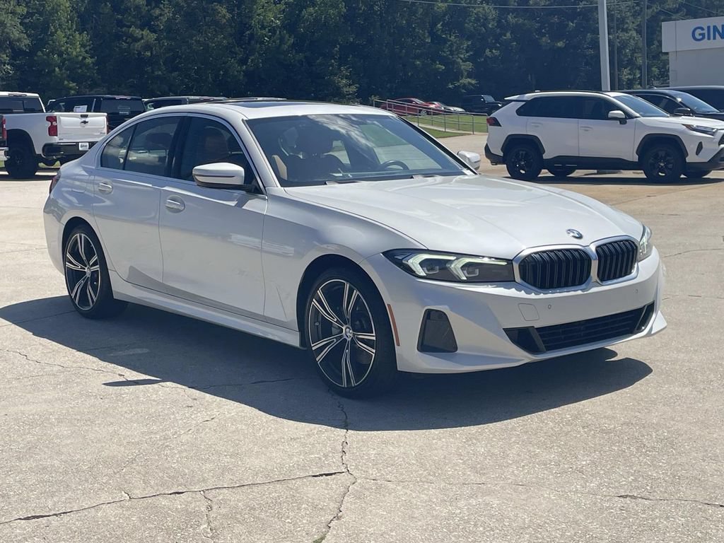 Used 2024 BMW 330i Sedan w/ Premium Package RWD image 5