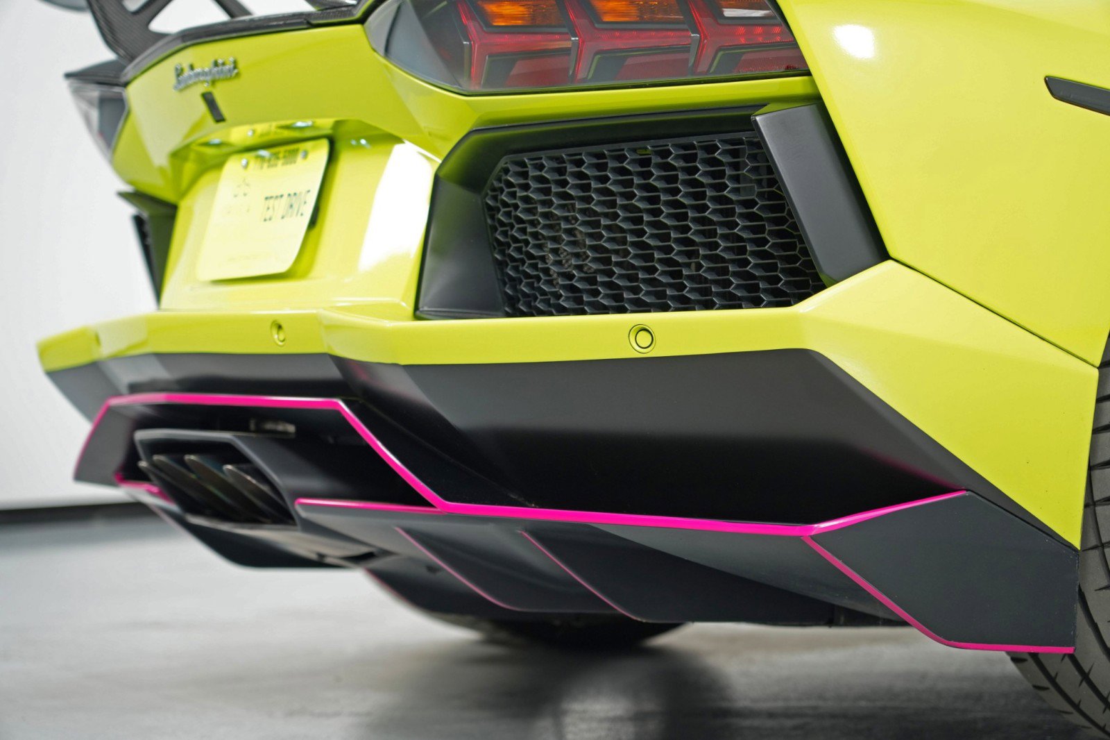 Used 2015 Lamborghini Aventador LP 700-4 image 86