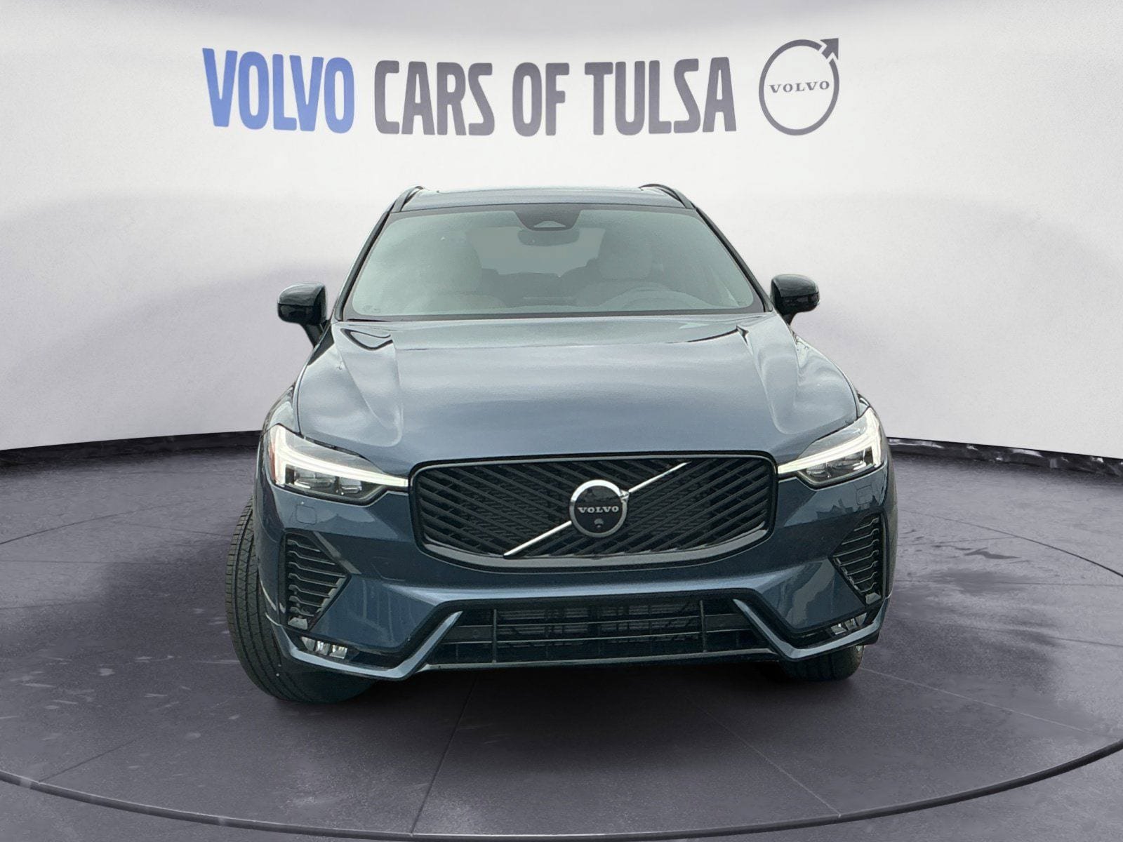 New 2026 Volvo XC60 B5 Plus w/ Protection Package Premier AWD/4WD image 8