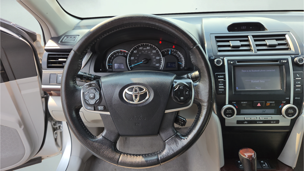 Used 2013 Toyota Camry XLE w/ Leather Pkg FWD image 64